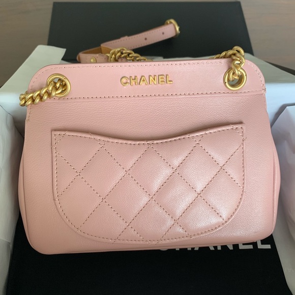 CHANEL Belt Bag - Picture 2 of 6